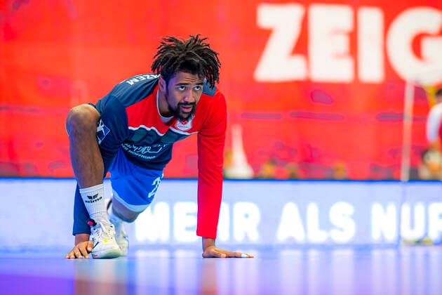 Bietigheim, Deutschland 21. Dezember 2019: Handball 2. BL - 19 20- SG BBM Bietigheim vs. TV Hüttenberg Dieudinne Mubenzem (Huettenberg) Bietigheim Egetrans Arena Baden-Württemberg Deutschland