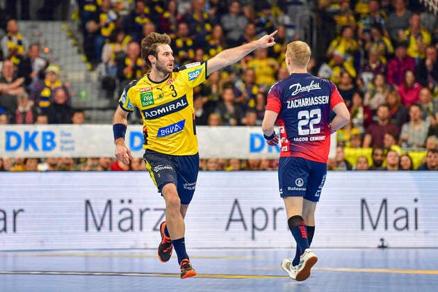 LIQUI MOLY Handball-Bundesliga 2019 2020 21.12.2019 Rhein-Neckar-Löwen - SG Flensburg-Handewitt, SAP-Arena Mannheim Uwe Gensheimer (RNL, 3) Anders Zachariassen (SG Flensburg-Handewitt, 22) Gensheimer beim Torjubel, 21.12.2019, Mannheim (Deutschland), Handball, Bundesliga, Rhein-Neckar Löwen - SG Flensburg-Handewitt