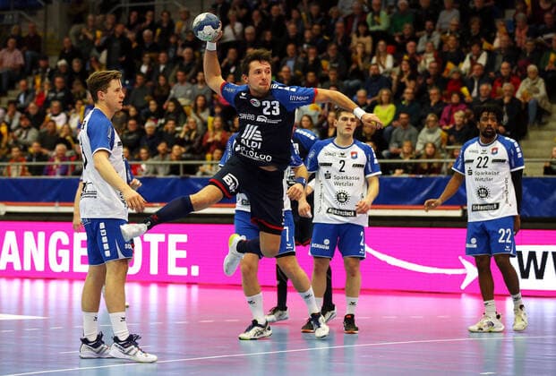 21.12.2019, Deutschland, Bietigheim, Handball 2. Bundesliga Herren Saison 2019 2020 SG BBM Bietigheim vs. TV 05 07 Hüttenberg: Jan Asmuth (BBM)