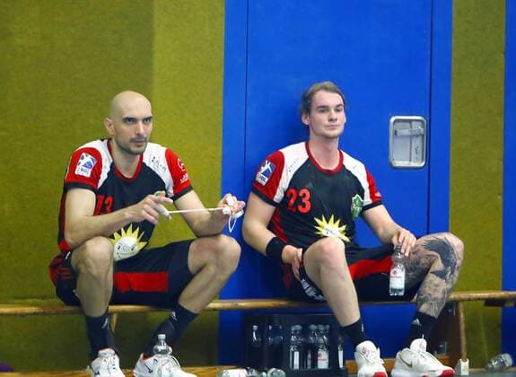 Nach Spielschluss: Marko Bagaric (Lübbecke) und Valentin Spohn (Lübbecke, rechts) Handball 2.Liga 2019 20 EHV Aue - TuS N-Lübbecke 26:26 am 21.12.2019 EHV Aue - TuS N.Lübbecke