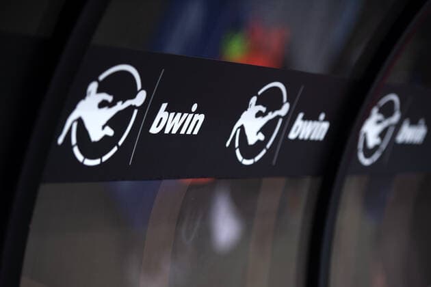 Münster, Deutschland 21.12.2019: 3. Liga - 2019 2020 - SC Preußen Münster vs. TSV 1860 München Branding, Logo, Emblem, Werbung, bwin, Sportwetten, dritte Liga, 3. Liga DFB regulations prohibit any use of photographs as image sequences and or quasi-video. Münster Nordrhein-Westfalen Deutschland Preußenstadion
