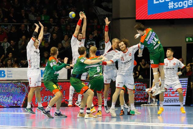 22.12.2019, xtgx, Handball Liqui Moly HBL, SC Magdeburg - MT Melsungen emspor, v.l. Michael Damgaard (Magdeburg, 34) wirft Tor, Torschuetze, erzielt Tor, Treffer, scores the goal GETEC Arena