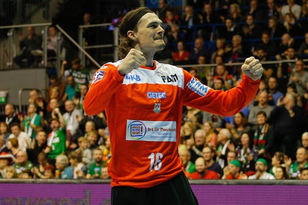 Sport Bilder des Tages 22.12.2019, xtgx, Handball Liqui Moly HBL, SC Magdeburg - MT Melsungen emspor, v.l. Jannick Green Krejberg (Magdeburg, 16) Jubelt über gehaltenen Ball, abgewehrt, gehalten, Torhueter GETEC Arena