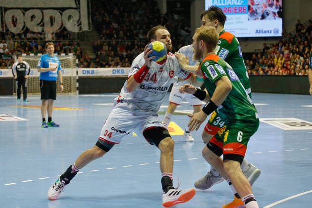 22.12.2019, xgox, Handball Liqui Moly HBL, SC Magdeburg - MT Melsungen emspor, v.l. Kai Haefner (MT Melsungen, 34) wirft Tor, Torschuetze, erzielt Tor, Treffer, scores the goal GETEC Arena