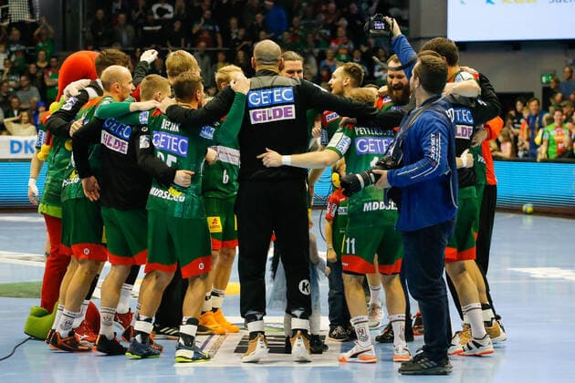 22.12.2019, xgox, Handball Liqui Moly HBL, SC Magdeburg - MT Melsungen emspor, v.l. Magdeburg Jubel über den Sieg, Jubel nach Spielende GETEC Arena