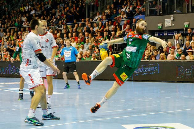 22.12.2019, xgox, Handball Liqui Moly HBL, SC Magdeburg - MT Melsungen emspor, v.l. Moritz Preuss (Magdeburg, 95) schießt Tor, Torschütze, erzielt Tor, Treffer, scores the goal GETEC Arena