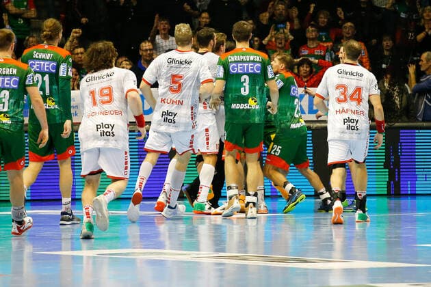 22.12.2019, xgox, Handball Liqui Moly HBL, SC Magdeburg - MT Melsungen emspor, v.l. Spieler beider Teams geraten aneinander, Zweikampf, Duell, Kampf, tackle GETEC Arena