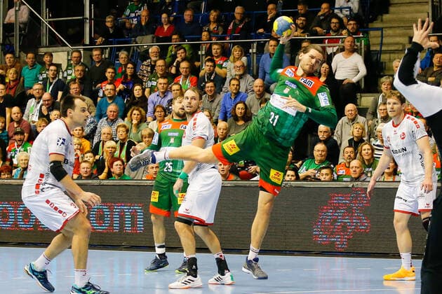 22.12.2019, xgox, Handball Liqui Moly HBL, SC Magdeburg - MT Melsungen emspor, v.l. Erik Schmidt (Magdeburg, 21) wirft Tor, Torschuetze, erzielt Tor, Treffer, scores the goal GETEC Arena