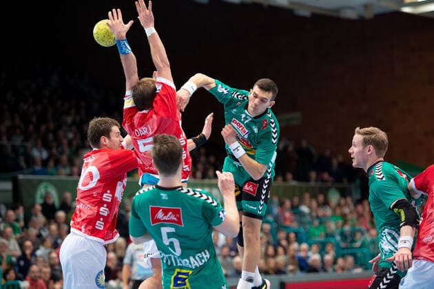 Minden, Deutschland 22.12.2019: 1. Handball-Bundesliga - 2019 2020 - GWD Minden vs. Bergischer HC (R) Aliaksandr Padshyvalau (Minden) Minden Nordrhein-Westfalen Deutschland Kampa Halle