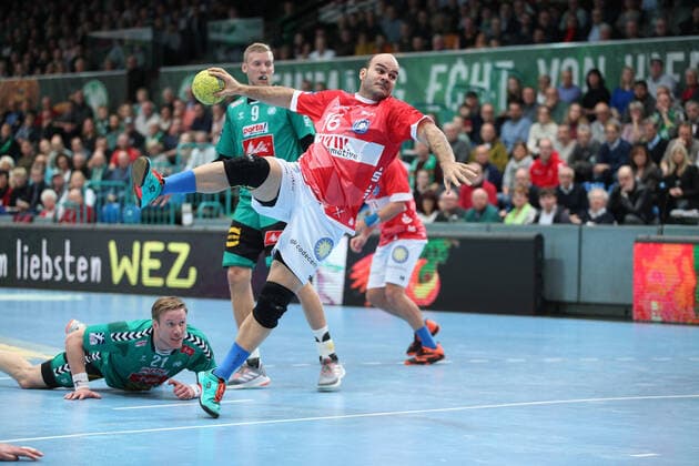 v.l. Magnus Gullerud (TSV GWD Minden 21), Christoffer Rambo (TSV GWD Minden 9), Rafael Baena Gonzalez (Bergischer HC 16) GER, Handball, 1. Bundesliga, TSV GWD Minden gegen Bergischer HC, 22.12.2019 Minden Copyright: xStrohdiekx Eibner-Pressefotox EP_jsk