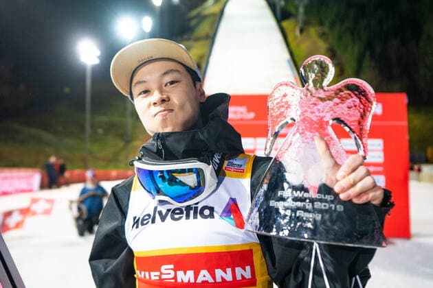 Bilder des Jahres 2019, Sport 12 Dezember Sport Themen der Woche KW51 Sport Bilder des Tages Viessmann FIS Skisprung Weltcup Engelberg 2019, 22.12.2019 Ryoyu Kobayashi(JPN) beim Viessmann FIS Skisprung Weltcup am 22.12.2019 in Engelberg (Obwalden). *** Viessmann FIS Ski Jumping World Cup Engelberg 2019, 22 12 2019 Ryoyu Kobayashi JPN at Viessmann FIS Ski Jumping World Cup on 22 12 2019 in Engelberg Obwalden Copyright: xBEAUTIFULxSPORTS Richterx