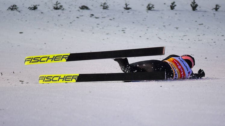 Bilder des Jahres 2019, Sport 12 Dezember Sport Themen der Woche KW51 Sport Bilder des Tages Ski jumping, Skispringen, Ski, nordisch - FIS WC Engelberg ENGELBERG,SWITZERLAND,22.DEC.19 - NORDIC SKIING, SKI JUMPING - FIS World Cup, large hill, men. Image shows the crash of Stefan Kraft (AUT). GEPAxpictures xOliverxLerch