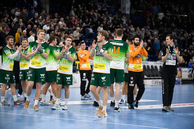 Jubel bei Wetzlar nach dem Auswärtssieg in Kiel, Handball-Bundesliga, Liqui-Moly-HBL, Männer, 18. Spieltag, THW Kiel vs HSG Wetzlar, 22.12.19 Kiel Sparkassen Arena Schleswig-Holstein Germany