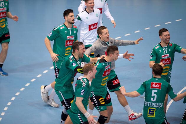 Minden, Deutschland 22.12.2019: 1. Handball-Bundesliga - 2019 2020 - GWD Minden vs. Bergischer HC Schlussjubel (Minden), (M) Malte Semisch (Minden) Minden Nordrhein-Westfalen Deutschland Kampa Halle