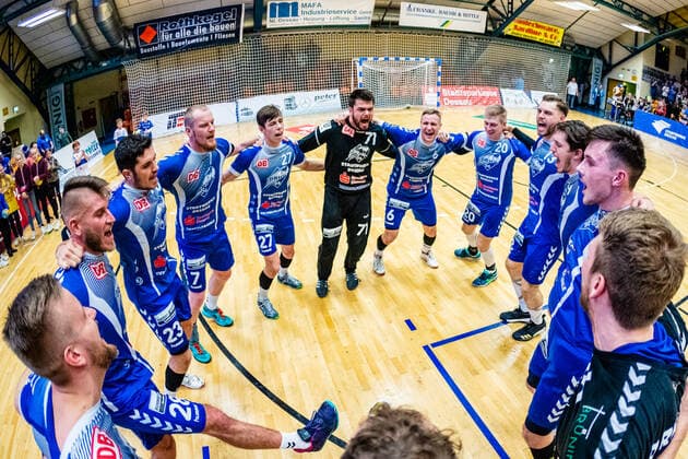 Jubel beim Dessau-Rosslauer HV 06 nach dem letzten Sieg des Jahres waehrend der Begegnung in der 3. Liga Nord-Ost (Herren) Handball - Saison 2019-2020 zwischen Dessau-Rosslauer HV 06 und Eintracht Hildesheim in der Anhalt Arena am 22. December 2019 in Dessau-Rosslau, Sachsen Anhalt, Deutschland