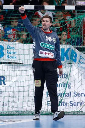 26.12.2019, TUI Arena, Hannover, Ligaspiel, 1. Bundesliga, TSV Hannover-Burgdorf vs TVB Stuttgart, im Bild Urban Lesjak (90, Han.-Burgdorf) jubelt TSV Hannover-Burgdorf vs TVB Stuttgart