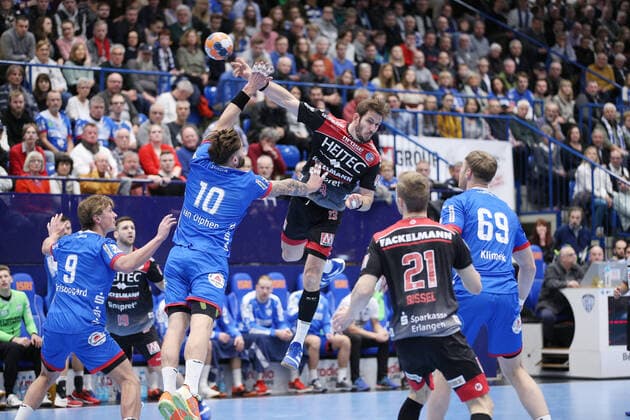 v.l. Jonathan Carlsbogard (TBV Lemgo Lippe 9), Fabian van Olphen (TBV Lemgo Lippe 10), Michael Haass (HC Erlangen 13), Christopher Bissel (HC Erlangen 21), Christian Klimek (TBV Lemgo Lippe 69) GER, Handball, 1. Bundesliga, TBV Lemgo Lippe gegen HC Erlangen, 26.12.2019 Lemgo Copyright: xStrohdiekx Eibner-Pressefotox EP_jsk