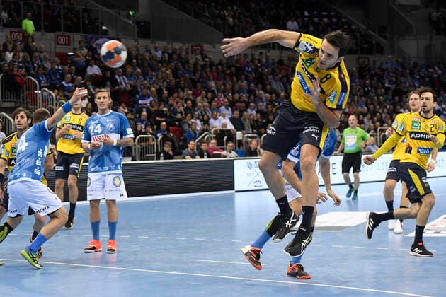 Handball - Bundesliga -19. Spieltag Bergischer HC - Rhein-Neckar Löwen am 26.12.2019 im ISS Dome in Düsseldorf Sprungwurf von Rhein-Neckar Löwe Romain Lagarde (Nr.8)
