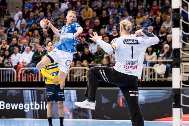 1. Handball Bundesliga; Bergischer HC - Rhein-Neckar Loewen; 26.12.2019 Sebastian Damm ( 21, Bergischer Handball Club), Mikael Alf Appelgren ( 1, Rhein-Neckar Loewen), 1. Handball Bundesliga, Bergischer HC - Rhein-Neckar Loewen, ISS Dome, Duesseldorf Copyright: xBEAUTIFULxSPORTS Wunderlx