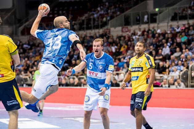 1. Handball Bundesliga; Bergischer HC - Rhein-Neckar Loewen; 26.12.2019 Kristian Nippes ( 13, Bergischer Handball Club), Max Darj ( 5, Bergischer Handball Club), 1. Handball Bundesliga, Bergischer HC - Rhein-Neckar Loewen, ISS Dome, Duesseldorf Copyright: xBEAUTIFULxSPORTS Wunderlx