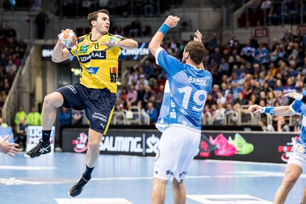 1. Handball Bundesliga; Bergischer HC - Rhein-Neckar Loewen; 26.12.2019 Romain Lagarde ( 8, Rhein-Neckar Loewen), Tomas Babak ( 19, Bergischer Handball Club), 1. Handball Bundesliga, Bergischer HC - Rhein-Neckar Loewen, ISS Dome, Duesseldorf Copyright: xBEAUTIFULxSPORTS Wunderlx