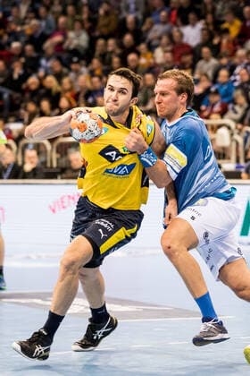 1. Handball Bundesliga; Bergischer HC - Rhein-Neckar Loewen; 26.12.2019 Romain Lagarde ( 8, Rhein-Neckar Loewen), Max Darj ( 5, Bergischer Handball Club), 1. Handball Bundesliga, Bergischer HC - Rhein-Neckar Loewen, ISS Dome, Duesseldorf Copyright: xBEAUTIFULxSPORTS Wunderlx
