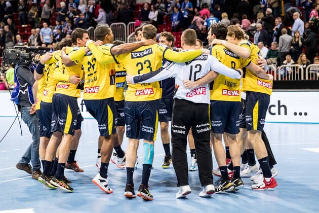 1. Handball Bundesliga; Bergischer HC - Rhein-Neckar Loewen; 26.12.2019 Die Rhein-Neckar Loewen feiern den Sieg, 1. Handball Bundesliga, Bergischer HC - Rhein-Neckar Loewen, ISS Dome, Duesseldorf Copyright: xBEAUTIFULxSPORTS Wunderlx