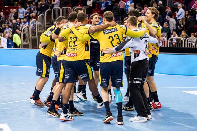1. Handball Bundesliga; Bergischer HC - Rhein-Neckar Loewen; 26.12.2019 Die Rhein-Neckar Loewen feiern den Sieg, 1. Handball Bundesliga, Bergischer HC - Rhein-Neckar Loewen, ISS Dome, Duesseldorf Copyright: xBEAUTIFULxSPORTS Wunderlx