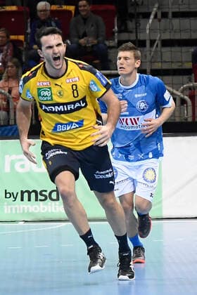 Handball - Bundesliga -19. Spieltag Bergischer HC - Rhein-Neckar Löwen am 26.12.2019 im ISS Dome in Düsseldorf Rhein-Neckar Löwe Romain Lagarde (Nr.8) bejubelt einen Treffer