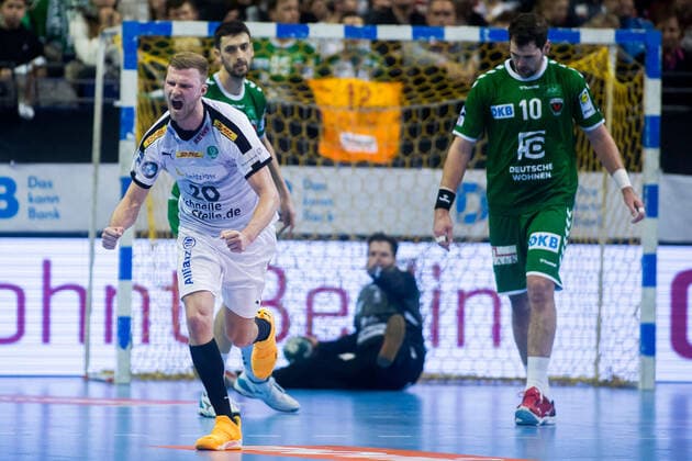26.12.2019, xfrx, Handball Bundesliga, Fuechse Berlin - SC DHfK Leipzig emspor, v.l. Philipp Weber (SC DHfK Leipzig) (DFL DFB REGULATIONS PROHIBIT ANY USE OF PHOTOGRAPHS as IMAGE SEQUENCES and or QUASI-VIDEO) Berlin