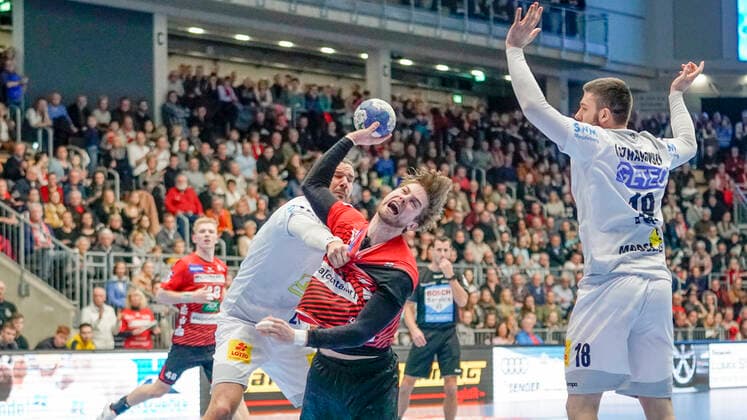 26.12.2019, Emslandarena, Lingen, GER, Handball, 1. Bundesliga: HSG Nordhorn-Lingen - SC Magdeburg, Lutz Heiny (HSG Nordhorn-Lingen 5) DFL REGULATIONS PROHIBIT ANY USE OF PHOTOGRAPHS AS IMAGE SEQUENCES AND OR QUASI-VIDEO. Lingen Niedersachsen Germany Emslandarena