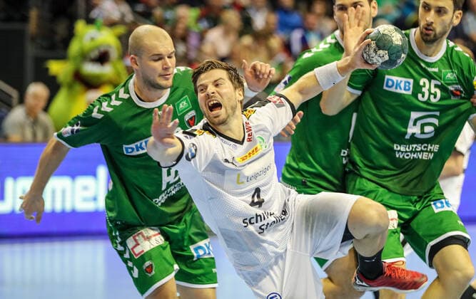 26.12.2019, Handball, 1.Bundesliga, 19.Spieltag, Füchse Berlin - SC DHfK Leipzig, Max-Schmeling-Halle. Patrick Wiesmach wirft den Ball auf das Tor. Handball - 1.Bundesliga - Füchse Berlin - SC DHfK Leipzig