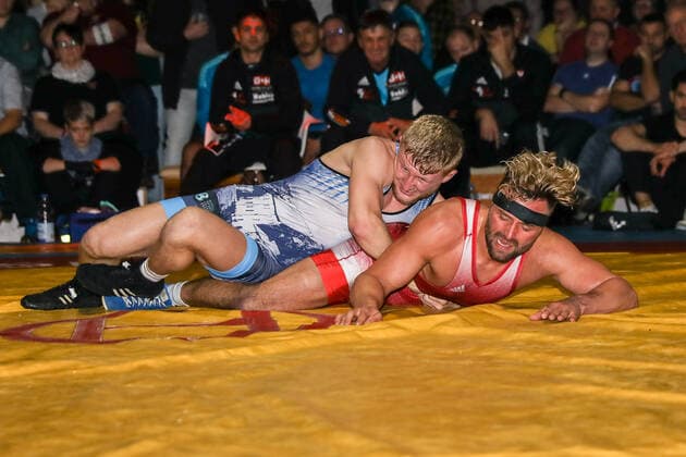 Ringen Bundesliga Endrunde 1 4 Finale - 2019 - TuS Adelhausen - SV Wacker Burghausen - 28-12-2019 Sascha Keller (TuS Adelhausen rot) und Witalis Lazovski (SV Wacker Burghausen blau) (Gr.roem. 75B KG), beim Ringen Bundesliga Endrunde 1 4 Finale zwischen dem TuS Adelhausen und SV Wacker Burghausen, am Samstag, den 28. Dezember 2019 Dinkelberghalle in Adelhausen (Deutschland). *** Wrestling Bundesliga Final 1 4 finals 2019 TuS Adelhausen SV Wacker Burghausen 28 12 2019 Sascha Keller TuS Adelhausen red and Witalis Lazovski SV Wacker Burghausen blue Gr roem 75B KG , at the wrestling Bundesliga Final 1 4 finals between TuS Adelhausen and SV Wacker Burghausen, on Saturday, December 28, 2019 Dinkelberghalle in Adelhausen Germany Copyright: xBEAUTIFULxSPORTS G.xHubbsx