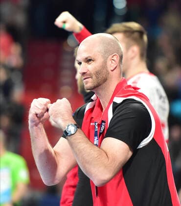 29.12.2019 - Handball - 1. Bundesliga LIQUI MOLY HBL - Saison 2019 2020 - 20. Spieltag: HC Erlangen Metropolregion Nürnberg HCE - MT Melsungen - OGo - Heiko Grimm (Trainer MT Melsungen ) Jubel Freude