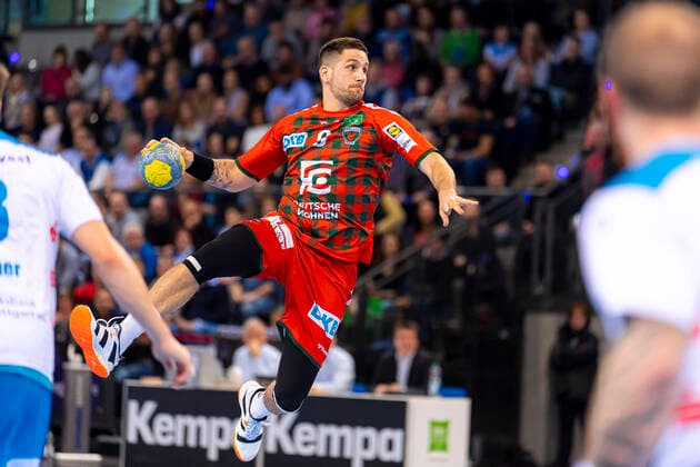 Stuttgart, Deutschland 29. Dezember 2019: HBL - 19 20 - TVB 1898 Stuttgart vs. Füchse Berlin Stipe Mandalinic (Berlin) Stuttgart Porsche Arena Baden-Württemberg Deutschland