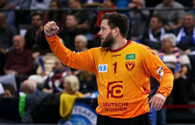 29.12.2019, Deutschland, Stuttgart, Handball 1. Bundesliga Saison 2019 2020 TVB 1898 Stuttgart vs. Füchse Berlin: Martin Ziemer (Berlin) jubelt und ballt die Faust
