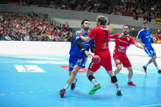 v.l. Fynn Herzig (VfL Gummersbach 22), Fabian Huesmann (ASV Hamm-Westfalen 3) Foto: Jan Strohdiek Eibner-Pressefoto Dortmund