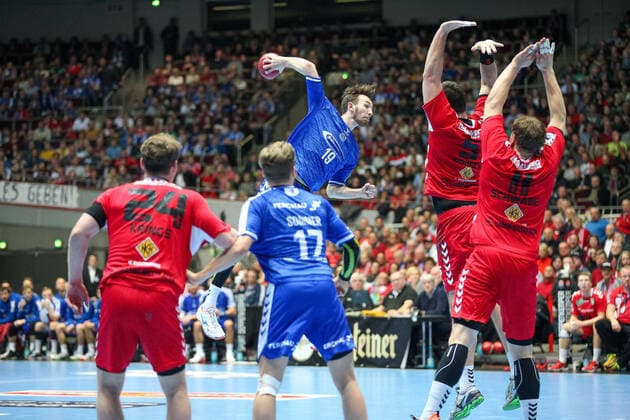 v.l. Merten Krings (ASV Hamm-Westfalen 24), Marvin Sommer (VfL Gummersbach 17), Alexander Weck (VfL Gummersbach 19), Jan Brosch (ASV Hamm-Westfalen 5), Jakob Schwabe (ASV Hamm-Westfalen 11) GER, Handball, 2. Bundesliga, ASV Hamm-Westfalen gegen VfL Gummersbach, 30.12.2019 Dortmund Copyright: xEibner-Pressefotox EP_JSK