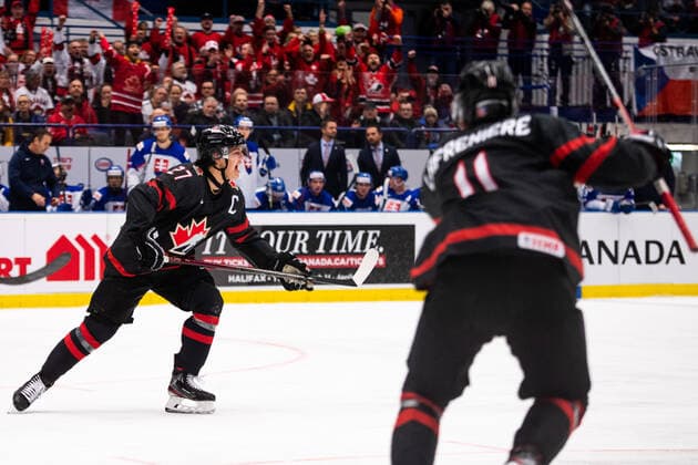 200102 Barrett Hayton of Canada celebrate the 1-0 goal during the 2020 IIHF World Junior Championship quarterfinal between Canada and Slovakia on January 2, 2020 in Ostrava. Photo: Simon Hastegard BILDBYRAN kod SH 180169 ishockey Ice hockey, Eishockey u20 jvm jvm 2020 jvm 19-20 iihf world junior championship world juniors bbeng kvartsfinal quarter final kanada slovakien jubel Copyright: SIMONxHASTEGARD BB200102BB062