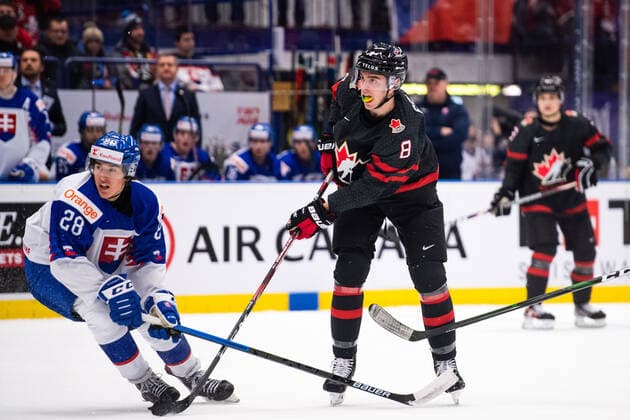 200102 Daniel Vladimir Tkac of Slovakia and Liam Foudy of Canada during the 2020 IIHF World Junior Championship quarterfinal between Canada and Slovakia on January 2, 2020 in Ostrava. Photo: Simon Hastegard BILDBYRAN kod SH 180169 ishockey Ice hockey, Eishockey u20 jvm jvm 2020 jvm 19-20 iihf world junior championship world juniors bbeng kvartsfinal quarter final kanada slovakien Copyright: SIMONxHASTEGARD BB200102BB063