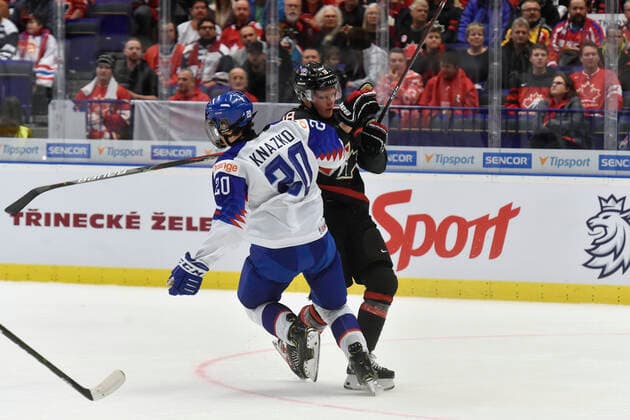 L-R Samuel Knazko (SVK) and Ty Dellandrea (CAN) in action during the 2020 IIHF World Junior Ice hockey, Eishockey Championships quarterfinal match between Canada and Slovakia in Ostrava, Czech Republic, on January 2, 2020. (CTKxPhoto JaroslavxOzana) CTKPhotoP202001020454401  JAO 11