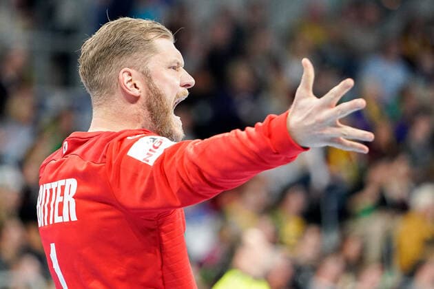 Johannes Bitter (Jogi Bitter, Torwart, Deutschland, 1), jubelt über ein Tor, Jubel, Torjubel, Torerfolg, celebrate the goal, goal, celebration, Jubel ueber das Tor, optimistisch, Spielszene, Highlight, Einzelbild, Action, Aktion, 04.01.2020, Mannheim (Deutschland), Handball, Länderspiel, Deutschland - Island