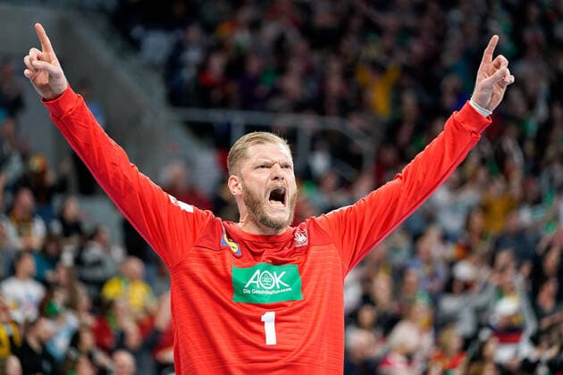 Johannes Bitter (Jogi Bitter, Torwart, Deutschland, 1), Einzelbild, Aktion, Action, jubelt über ein Tor, Jubel, Torjubel, Torerfolg, celebrate the goal, goal, celebration, Jubel ueber das Tor, optimistisch, Spielszene, Highlight, Einzelbild, Action, Aktion, 04.01.2020, Mannheim (Deutschland), Handball, Länderspiel, Deutschland - Island