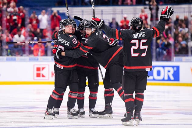 Eishockey, U20 WM, Kanada - Finnland 200104 Ty Dellandrea, Kevin Bahl and Aidan Dudas celebrate the 1-0 goal by Connor McMichael of Canada during the 2020 IIHF World Junior Championship semifinal game between Canada and Finland on January 4, 2020 in Ostrava. Photo: Simon Hastegard BILDBYRAN kod SH 180173 ishockey Ice hockey, Eishockey u20 jvm jvm 2020 jvm 19-20 iihf world junior championship world juniors bbeng semifinal kanada jubel Copyright: SIMONxHASTEGARD BB200104ZO009