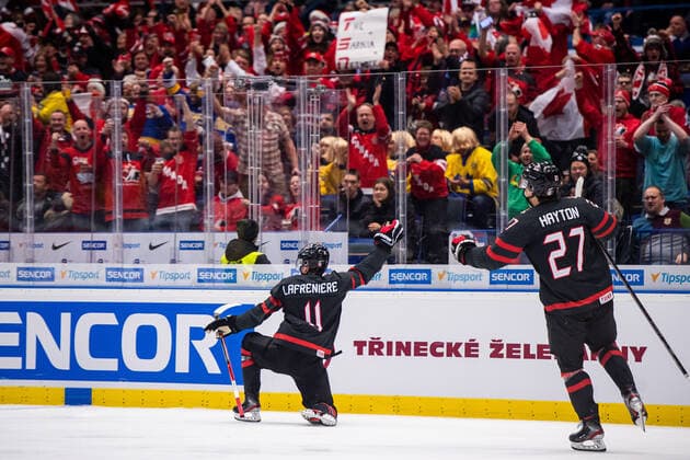 Eishockey, U20 WM, Kanada - Finnland 200104 Alexis Lafreniere of Canada celebrates the 2-0 goal during the 2020 IIHF World Junior Championship semi final between Canada and Finland on January 4, 2020 in Ostrava. Photo: Simon Hastegard BILDBYRAN kod SH 180173 ishockey Ice hockey, Eishockey u20 jvm jvm 2020 jvm 19-20 iihf world junior championship world juniors bbeng semifinal kanada jubel Copyright: SIMONxHASTEGARD BB200104ZF018