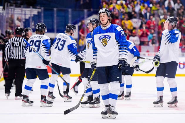 200104 Sampo Ranta of Finland looks dejected after 5-0 during the 2020 IIHF World Junior Championship semifinal game between Canada and Finland on January 4, 2020 in Ostrava. Photo: Simon Hastegard BILDBYRAN kod SH 180173 ishockey Ice hockey, Eishockey u20 jvm jvm 2020 jvm 19-20 iihf world junior championship world juniors bbeng semifinal kanada jubel Copyright: SIMONxHASTEGARD BB200104ZY015