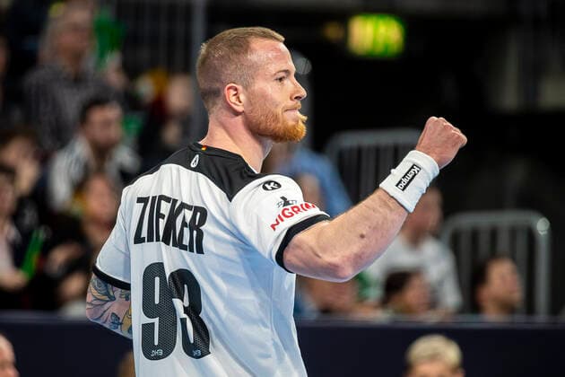 Mannheim, Deutschland 04. Januar 2020: Handball Länderspiel - EM 2020 - Deutschland vs. Island Patrick Zieker (Deutschland TVB Stuttgart) Jubel Freude Emotion Torjubel Torschuetze Torschütze Mannheim SAP Arena Baden-Württemberg Deutschland