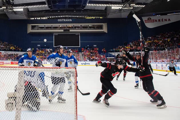 200104 Aidan Dudas and Ty Dellandrea of Canada celebrate the 4-0 goal the 2020 IIHF World Junior Championship semi final between Canada and Finland on January 4, 2020 in Ostrava. Photo: Simon Hastegard BILDBYRAN kod SH 180173 ishockey Ice hockey, Eishockey u20 jvm jvm 2020 jvm 19-20 iihf world junior championship world juniors bbeng semifinal kanada jubel Copyright: SIMONxHASTEGARD BB200104ZB035