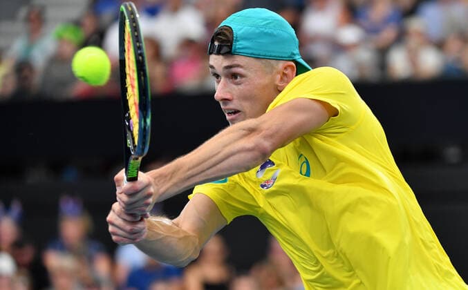 ATP, Tennis Herren CUP BRISBANE DAY 3, Alex de Minaur of Australia in action against Denis Shapovalov of Canada during day 3 of the ATP Cup tennis tournament at Pat Rafter Arena in Brisbane, Sunday, January 5, 2020. ( NO ARCHIVING, EDITORIAL USE ONLY, NO USE IN BOOKS WITHOUT CONSENT BRISBANE QLD AUSTRALIA  Copyright: xDARRENxENGLANDx 20200105001440385376