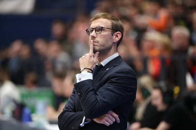 040120 Weißenfels Sachsen Anhalt Basketball Bundesliga Mitteldeutscher BC MBC Die Wölfe Syntainics - Bay Medi Bayreuth Björn Harmsen Trainer (MBC)